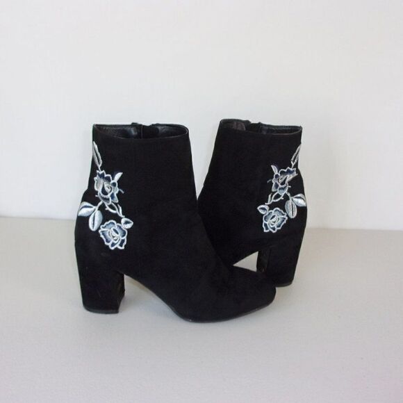 Report  Black Faux Suede Embroidered Roses block heeled boots size8.5 - Picture 4 of 4